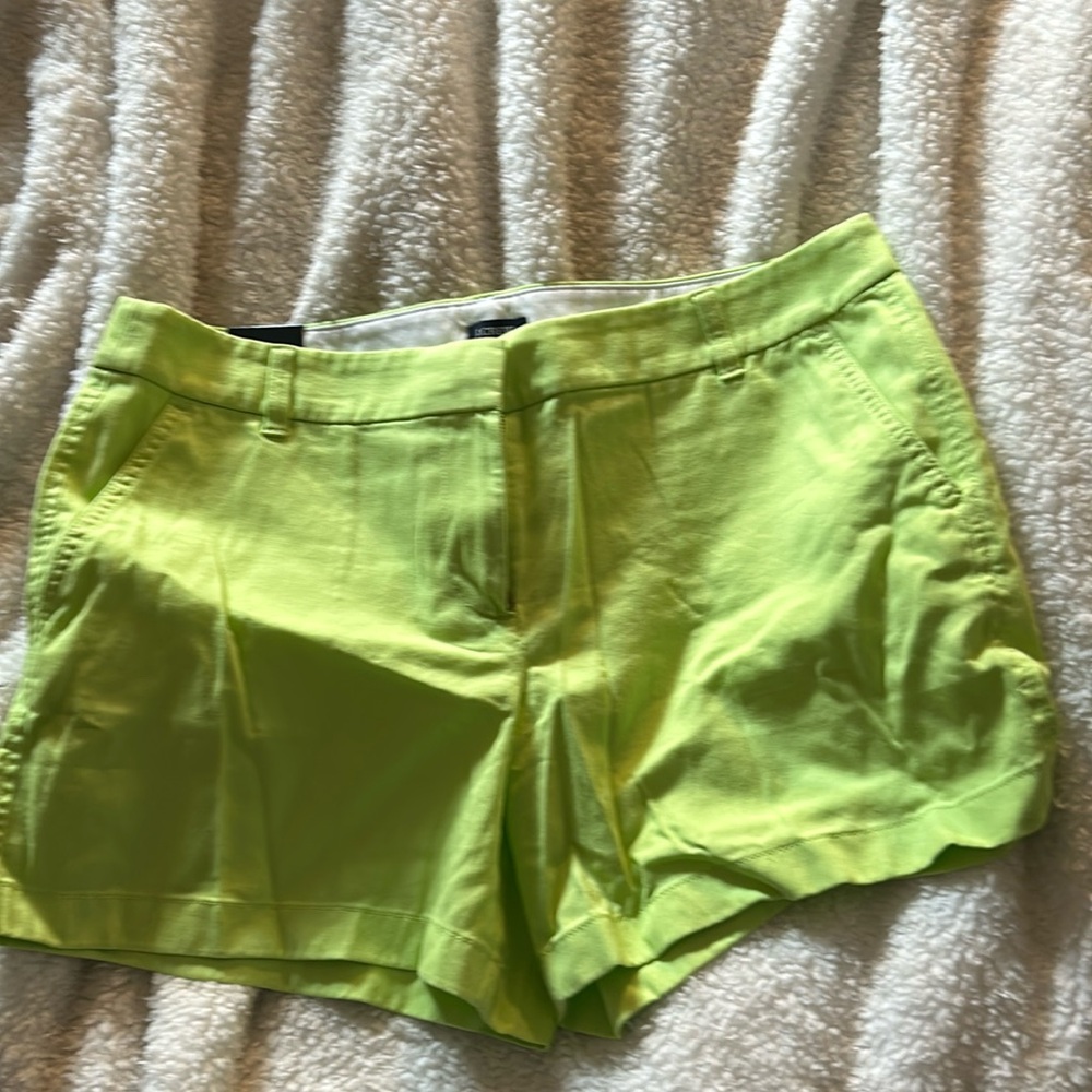 *NEW* J CREW bright green 5 in Shorts